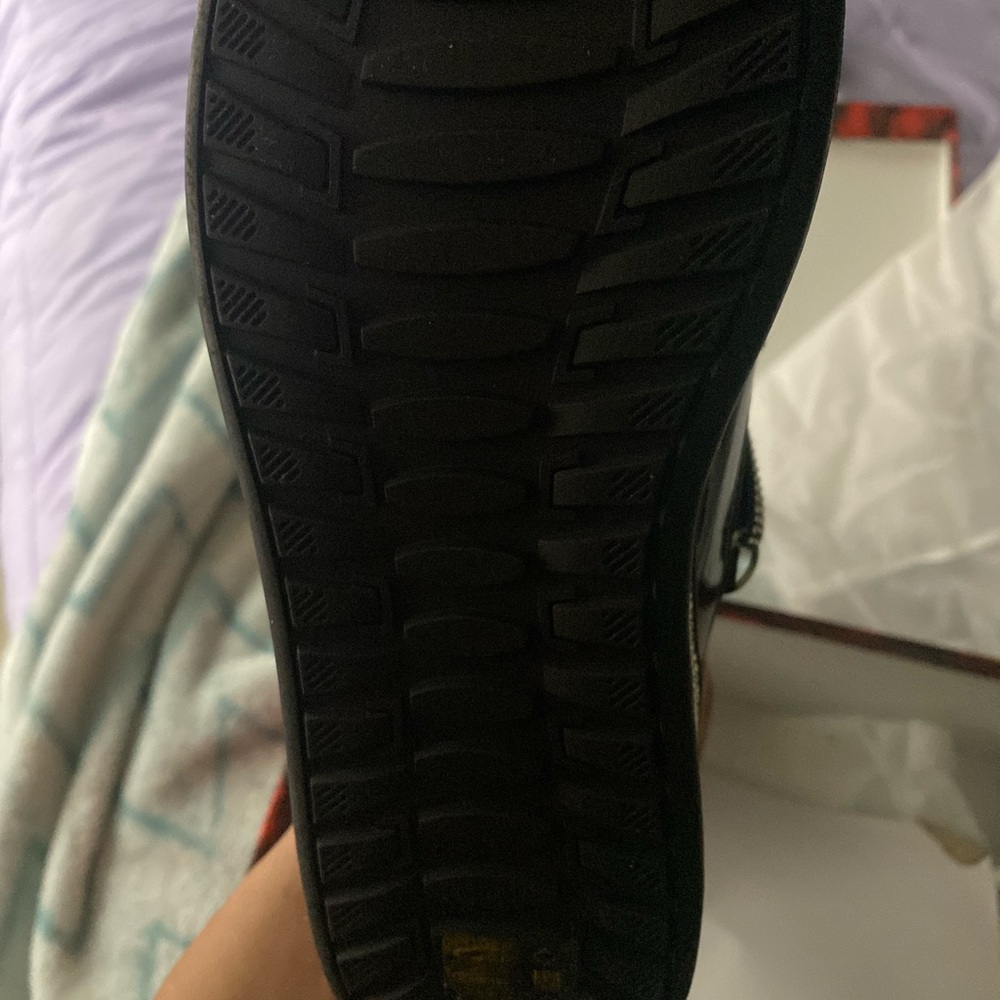 akira boots (brand new)